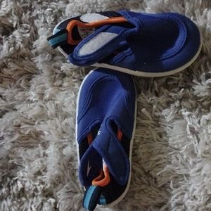 Toddler water shoes blue